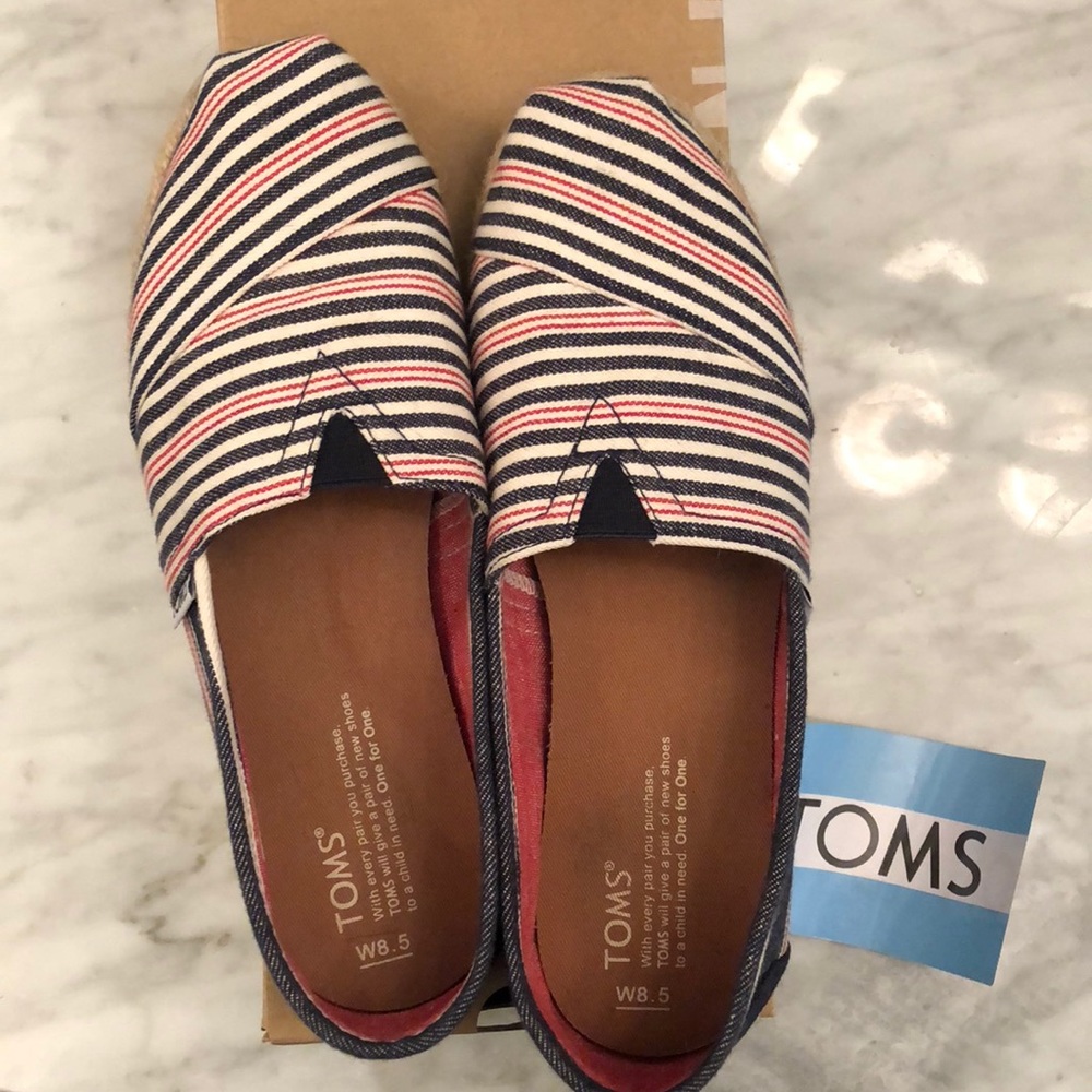 Toms navy strip shoe